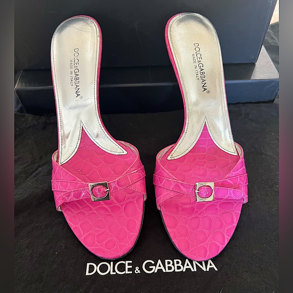 Vintage Dolce & Gabbana Fuchsia Kitten Heels Like New w/Original Box